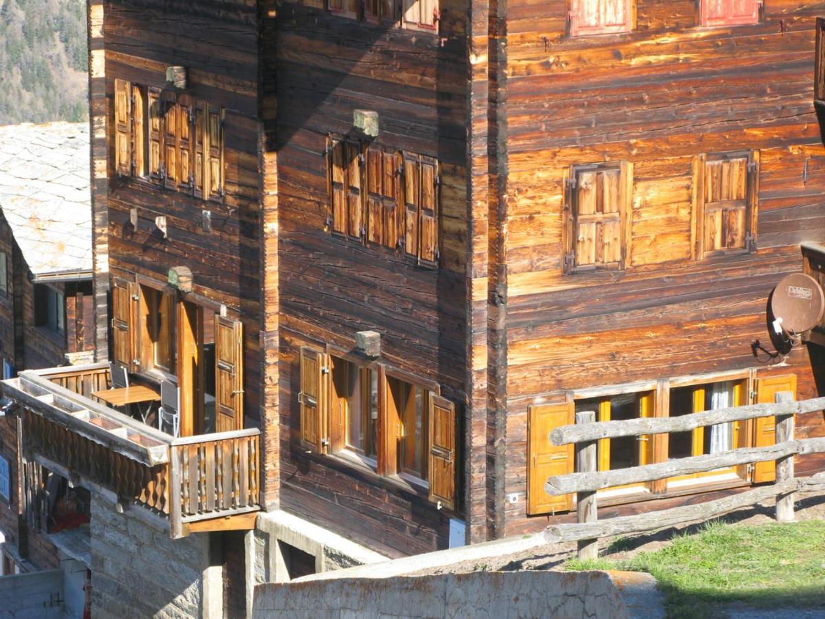 Alpia 26 - Zwei Zimmerwohnung In Traditionellem Walliser Haus Gasenried Екстериор снимка